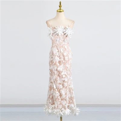 Pakaian bersulam bunga tiga dimensi